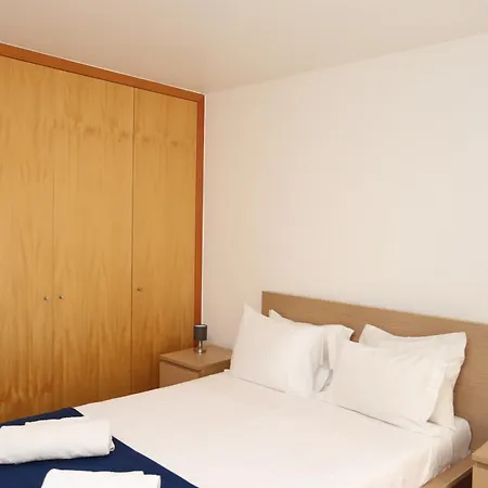 Quiet Apartment *